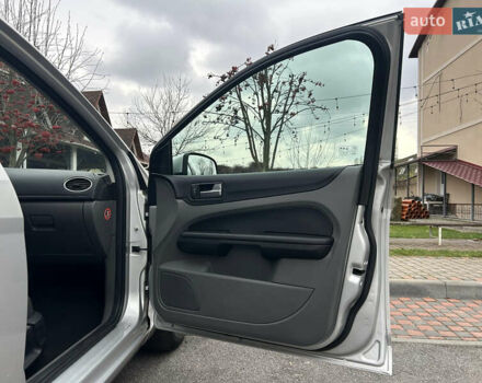 Сірий Форд Фокус, об'ємом двигуна 1.6 л та пробігом 165 тис. км за 6499 $, фото 63 на Automoto.ua