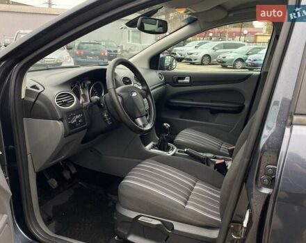 Серый Форд Фокус, объемом двигателя 1.56 л и пробегом 330 тыс. км за 5890 $, фото 18 на Automoto.ua