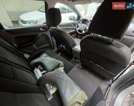 Форд Фокус 2009 у Тернополі на Automoto.ua Сірий Форд Фокус, об'ємом двигуна 1.8 л та пробігом 286 тис. км за 4200 $, фото 8 на Automoto.ua
