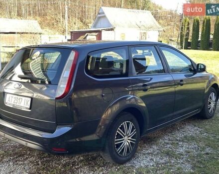 Серый Форд Фокус, объемом двигателя 1.6 л и пробегом 234 тыс. км за 5500 $, фото 6 на Automoto.ua