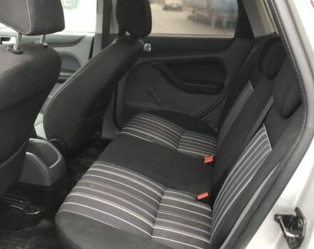 Серый Форд Фокус, объемом двигателя 1.8 л и пробегом 240 тыс. км за 3999 $, фото 3 на Automoto.ua