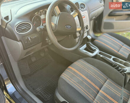 Серый Форд Фокус, объемом двигателя 1.6 л и пробегом 173 тыс. км за 5300 $, фото 10 на Automoto.ua