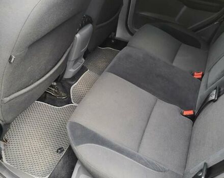 Серый Форд Фокус, объемом двигателя 1.6 л и пробегом 220 тыс. км за 6700 $, фото 5 на Automoto.ua