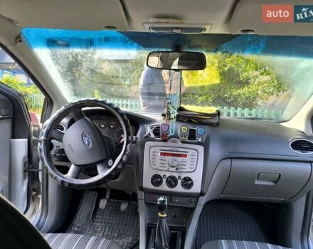 Сірий Форд Фокус, об'ємом двигуна 1.6 л та пробігом 247 тис. км за 5800 $, фото 6 на Automoto.ua