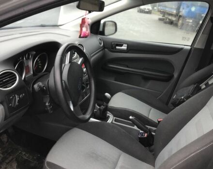 Серый Форд Фокус, объемом двигателя 1.8 л и пробегом 240 тыс. км за 3999 $, фото 4 на Automoto.ua