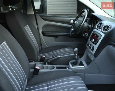 Серый Форд Фокус, объемом двигателя 1.6 л и пробегом 306 тыс. км за 4850 $, фото 34 на Automoto.ua