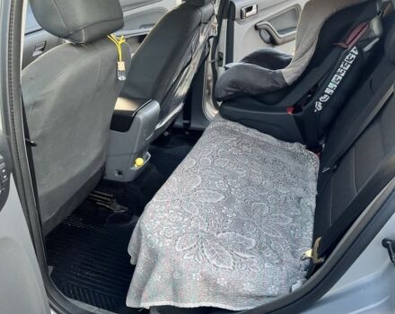 Серый Форд Фокус, объемом двигателя 1.8 л и пробегом 356 тыс. км за 4800 $, фото 7 на Automoto.ua