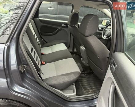 Серый Форд Фокус, объемом двигателя 1.6 л и пробегом 224 тыс. км за 4200 $, фото 16 на Automoto.ua