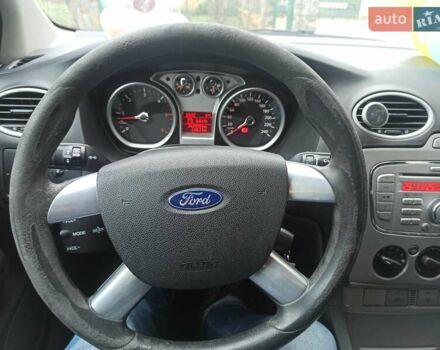 Серый Форд Фокус, объемом двигателя 1.6 л и пробегом 341 тыс. км за 4000 $, фото 14 на Automoto.ua