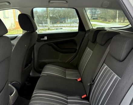 Серый Форд Фокус, объемом двигателя 1.6 л и пробегом 179 тыс. км за 5800 $, фото 3 на Automoto.ua