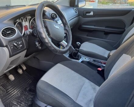 Серый Форд Фокус, объемом двигателя 1.8 л и пробегом 356 тыс. км за 4800 $, фото 8 на Automoto.ua