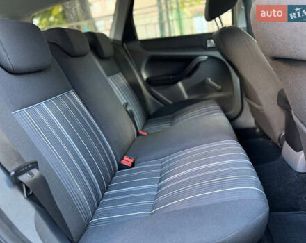 Форд Фокус 2009 у Вознесенске на Automoto.ua Сірий Форд Фокус, об'ємом двигуна 1.6 л та пробігом 197 тис. км за 6200 $, фото 12 на Automoto.ua