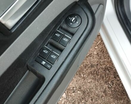 Сірий Форд Фокус, об'ємом двигуна 1.6 л та пробігом 305 тис. км за 4750 $, фото 9 на Automoto.ua