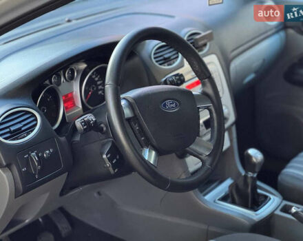 Форд Фокус 2009 у Вознесенске на Automoto.ua Сірий Форд Фокус, об'ємом двигуна 1.6 л та пробігом 197 тис. км за 6200 $, фото 14 на Automoto.ua