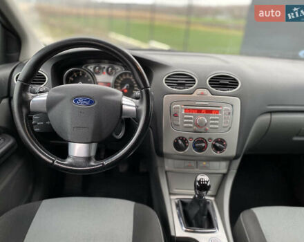 Серый Форд Фокус, объемом двигателя 1.6 л и пробегом 174 тыс. км за 4599 $, фото 25 на Automoto.ua