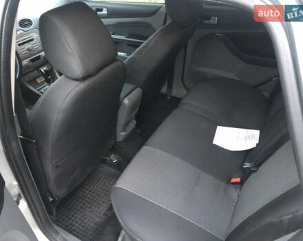 Серый Форд Фокус, объемом двигателя 2 л и пробегом 301 тыс. км за 5700 $, фото 6 на Automoto.ua