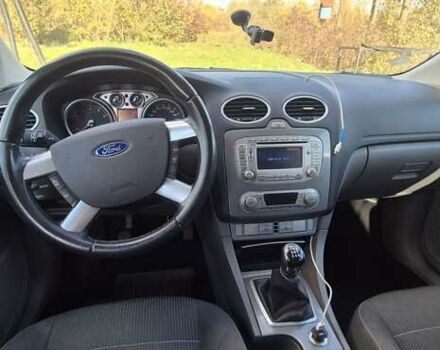 Серый Форд Фокус, объемом двигателя 1.8 л и пробегом 239 тыс. км за 5600 $, фото 13 на Automoto.ua