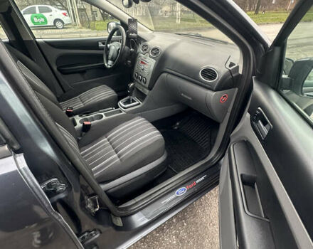 Серый Форд Фокус, объемом двигателя 2 л и пробегом 290 тыс. км за 4999 $, фото 7 на Automoto.ua