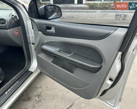 Серый Форд Фокус, объемом двигателя 2 л и пробегом 165 тыс. км за 7300 $, фото 42 на Automoto.ua