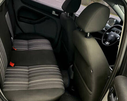 Сірий Форд Фокус, об'ємом двигуна 2 л та пробігом 211 тис. км за 6400 $, фото 13 на Automoto.ua