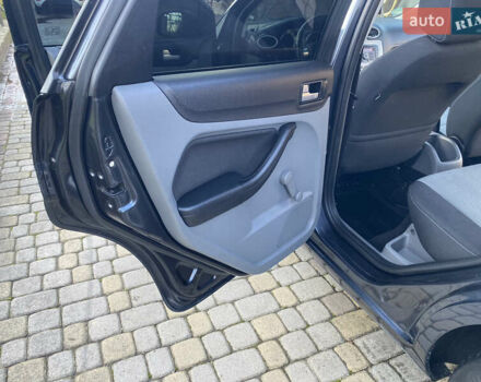 Серый Форд Фокус, объемом двигателя 1.8 л и пробегом 287 тыс. км за 5200 $, фото 24 на Automoto.ua