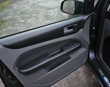 Серый Форд Фокус, объемом двигателя 1.56 л и пробегом 233 тыс. км за 5100 $, фото 8 на Automoto.ua