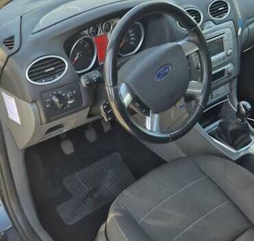 Серый Форд Фокус, объемом двигателя 1.8 л и пробегом 239 тыс. км за 5600 $, фото 2 на Automoto.ua