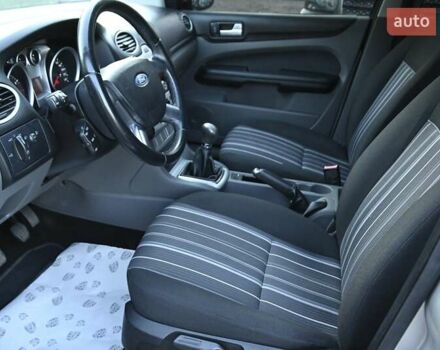 Серый Форд Фокус, объемом двигателя 1.6 л и пробегом 306 тыс. км за 4850 $, фото 15 на Automoto.ua