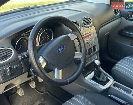 Серый Форд Фокус, объемом двигателя 1.6 л и пробегом 234 тыс. км за 5500 $, фото 16 на Automoto.ua