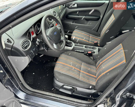 Серый Форд Фокус, объемом двигателя 1.6 л и пробегом 175 тыс. км за 4750 $, фото 23 на Automoto.ua