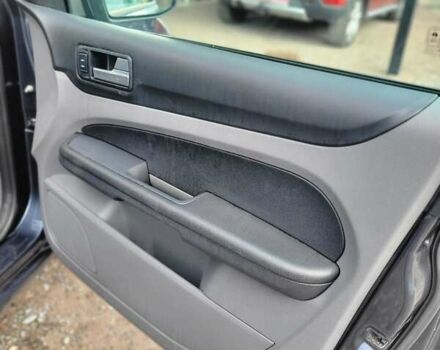 Серый Форд Фокус, объемом двигателя 1.6 л и пробегом 230 тыс. км за 5500 $, фото 13 на Automoto.ua