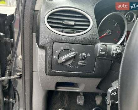 Форд Фокус 2009 у Львові на Automoto.ua Сірий Форд Фокус, об'ємом двигуна 1.56 л та пробігом 270 тис. км за 6000 $, фото 12 на Automoto.ua