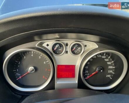 Серый Форд Фокус, объемом двигателя 1.6 л и пробегом 234 тыс. км за 5500 $, фото 18 на Automoto.ua