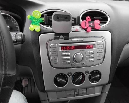 Форд Фокус 2009 у Самборе на Automoto.ua Сірий Форд Фокус, об'ємом двигуна 1.6 л та пробігом 235 тис. км за 5800 $, фото 7 на Automoto.ua