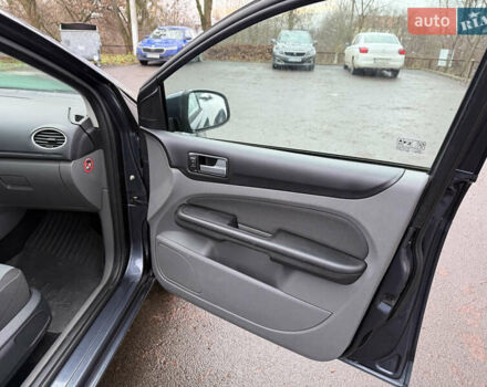 Серый Форд Фокус, объемом двигателя 1.6 л и пробегом 224 тыс. км за 4200 $, фото 15 на Automoto.ua