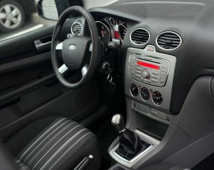 Серый Форд Фокус, объемом двигателя 1.6 л и пробегом 203 тыс. км за 5900 $, фото 3 на Automoto.ua