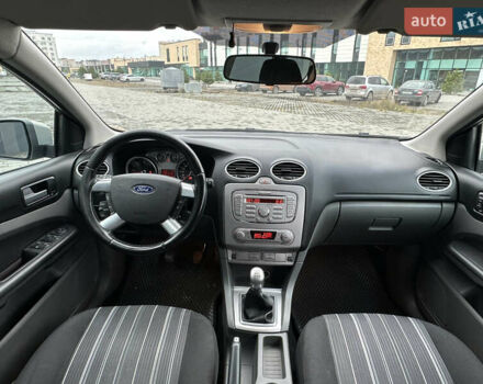 Сірий Форд Фокус, об'ємом двигуна 1.6 л та пробігом 258 тис. км за 5700 $, фото 27 на Automoto.ua