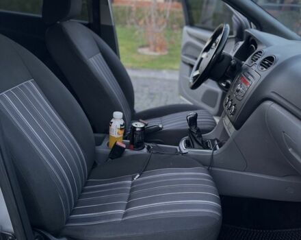 Серый Форд Фокус, объемом двигателя 1.6 л и пробегом 243 тыс. км за 4650 $, фото 11 на Automoto.ua