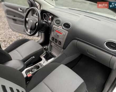 Серый Форд Фокус, объемом двигателя 1.6 л и пробегом 174 тыс. км за 4599 $, фото 35 на Automoto.ua