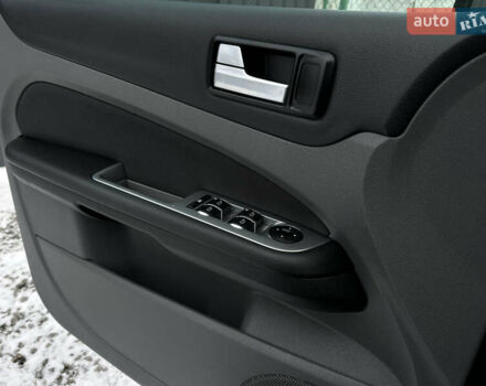 Сірий Форд Фокус, об'ємом двигуна 1.8 л та пробігом 207 тис. км за 6500 $, фото 24 на Automoto.ua