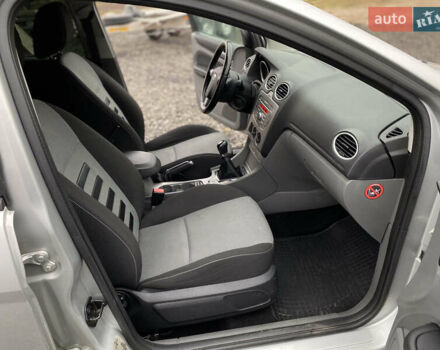 Серый Форд Фокус, объемом двигателя 1.6 л и пробегом 174 тыс. км за 4599 $, фото 36 на Automoto.ua