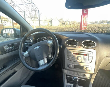 Серый Форд Фокус, объемом двигателя 1.8 л и пробегом 225 тыс. км за 4000 $, фото 6 на Automoto.ua