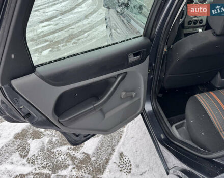 Серый Форд Фокус, объемом двигателя 1.6 л и пробегом 175 тыс. км за 4750 $, фото 40 на Automoto.ua