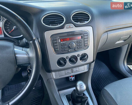 Серый Форд Фокус, объемом двигателя 1.8 л и пробегом 287 тыс. км за 5200 $, фото 21 на Automoto.ua