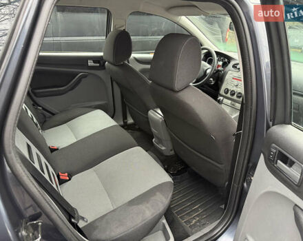 Серый Форд Фокус, объемом двигателя 1.6 л и пробегом 224 тыс. км за 4200 $, фото 17 на Automoto.ua