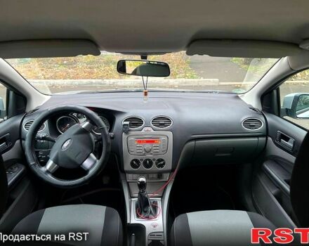 Серый Форд Фокус, объемом двигателя 1.6 л и пробегом 190 тыс. км за 6300 $, фото 7 на Automoto.ua