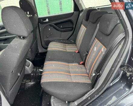 Серый Форд Фокус, объемом двигателя 1.6 л и пробегом 175 тыс. км за 4750 $, фото 29 на Automoto.ua