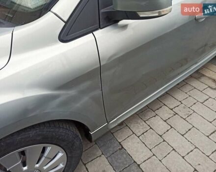 Серый Форд Фокус, объемом двигателя 1.6 л и пробегом 341 тыс. км за 4000 $, фото 1 на Automoto.ua