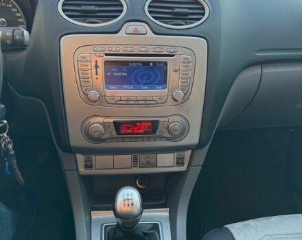 Серый Форд Фокус, объемом двигателя 1.6 л и пробегом 257 тыс. км за 6000 $, фото 10 на Automoto.ua