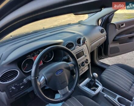 Серый Форд Фокус, объемом двигателя 1.6 л и пробегом 210 тыс. км за 6000 $, фото 9 на Automoto.ua